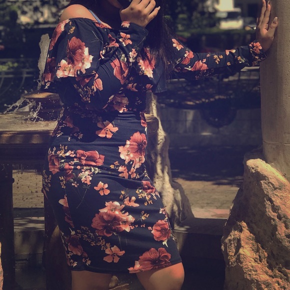 Dress - Picture 1 of 1